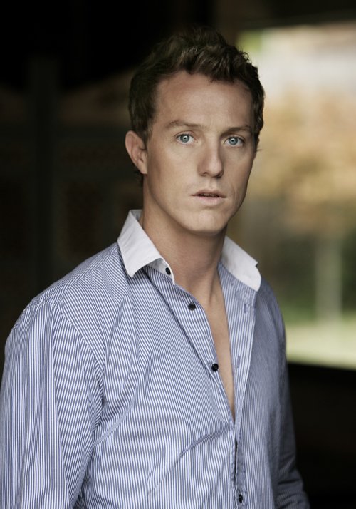 Фото - Brett Hicks-Maitland: 500x714 / 62 Кб