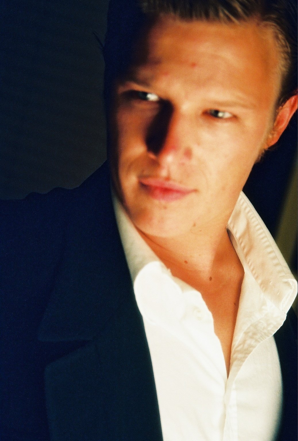 Фото - Кристофер Иган: 1037x1536 / 349 Кб