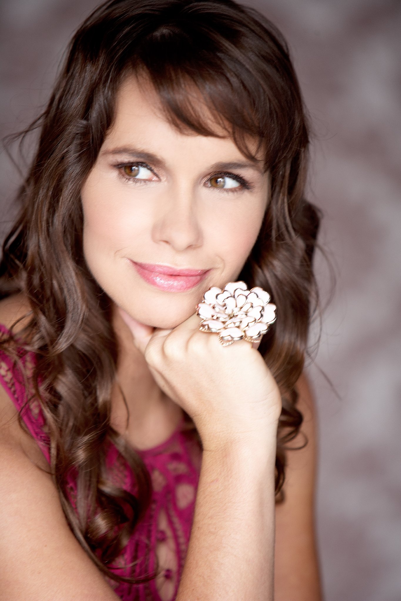 Фото - Тэзма Уолтон: 1365x2048 / 344 Кб