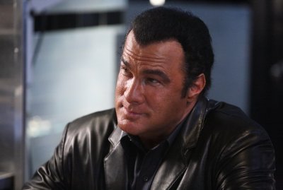 Фото - Стивен Сигал: 400x269 / 17 Кб