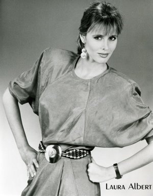 Фото - Laura Albert: 300x385 / 23 Кб