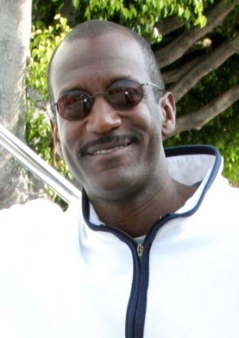 Фото - Найджел Мигель: 350x494 / 29 Кб