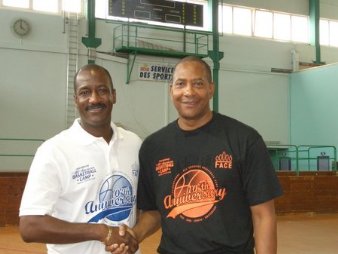 Фото - Найджел Мигель: 338x254 / 19 Кб