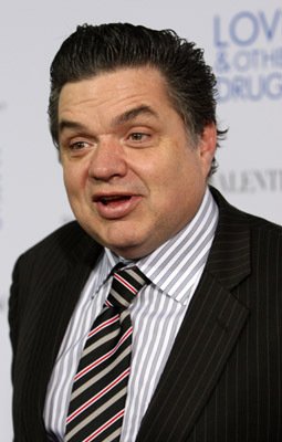 Фото - Оливер Платт: 255x400 / 23 Кб