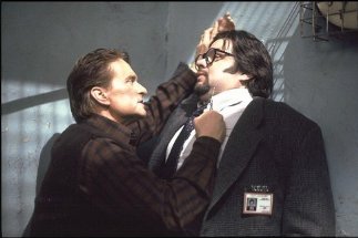 Фото - Оливер Платт: 323x215 / 15 Кб