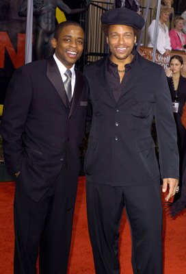 Фото - Дьюли Хилл: 272x400 / 22 Кб