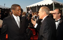 Фото - Дьюли Хилл: 257x165 / 12 Кб