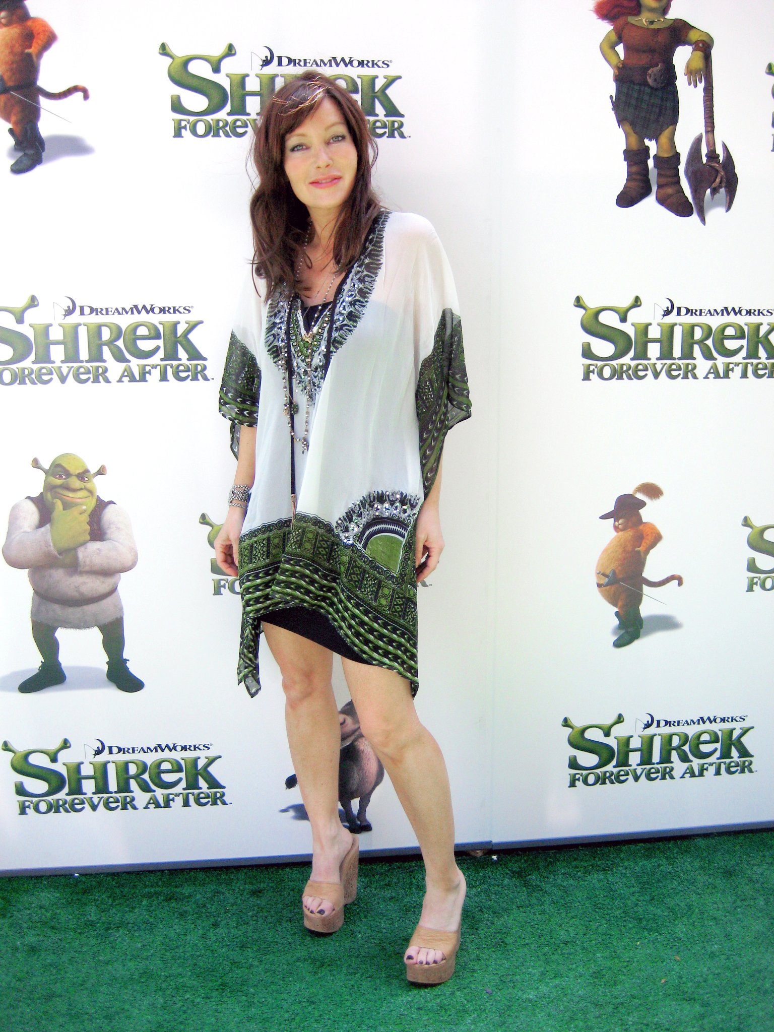 Фото - Холли Филдс: 1536x2048 / 526 Кб