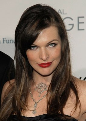 Фото - Милла Йовович: 284x400 / 23 Кб