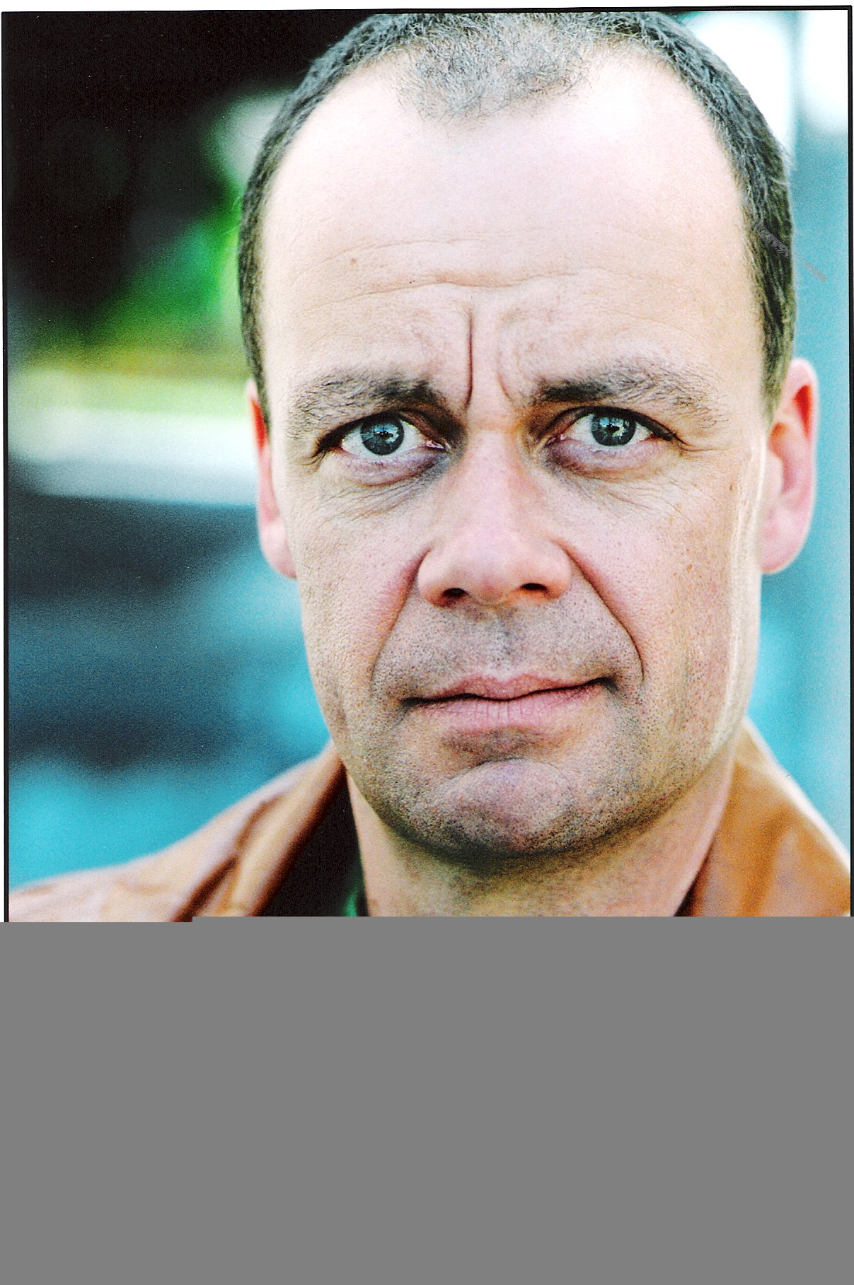 Фото - Брайан Финни: 1207x1817 / 360 Кб