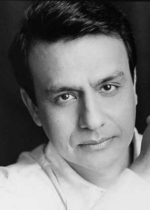 Фото - Эджей Мехта: 300x420 / 18 Кб