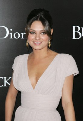 Фото - Мила Кунис: 275x400 / 18 Кб