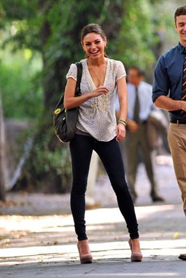 Фото - Мила Кунис: 267x400 / 27 Кб