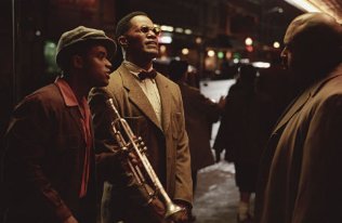 Фото - Лоренц Тейт: 316x206 / 14 Кб