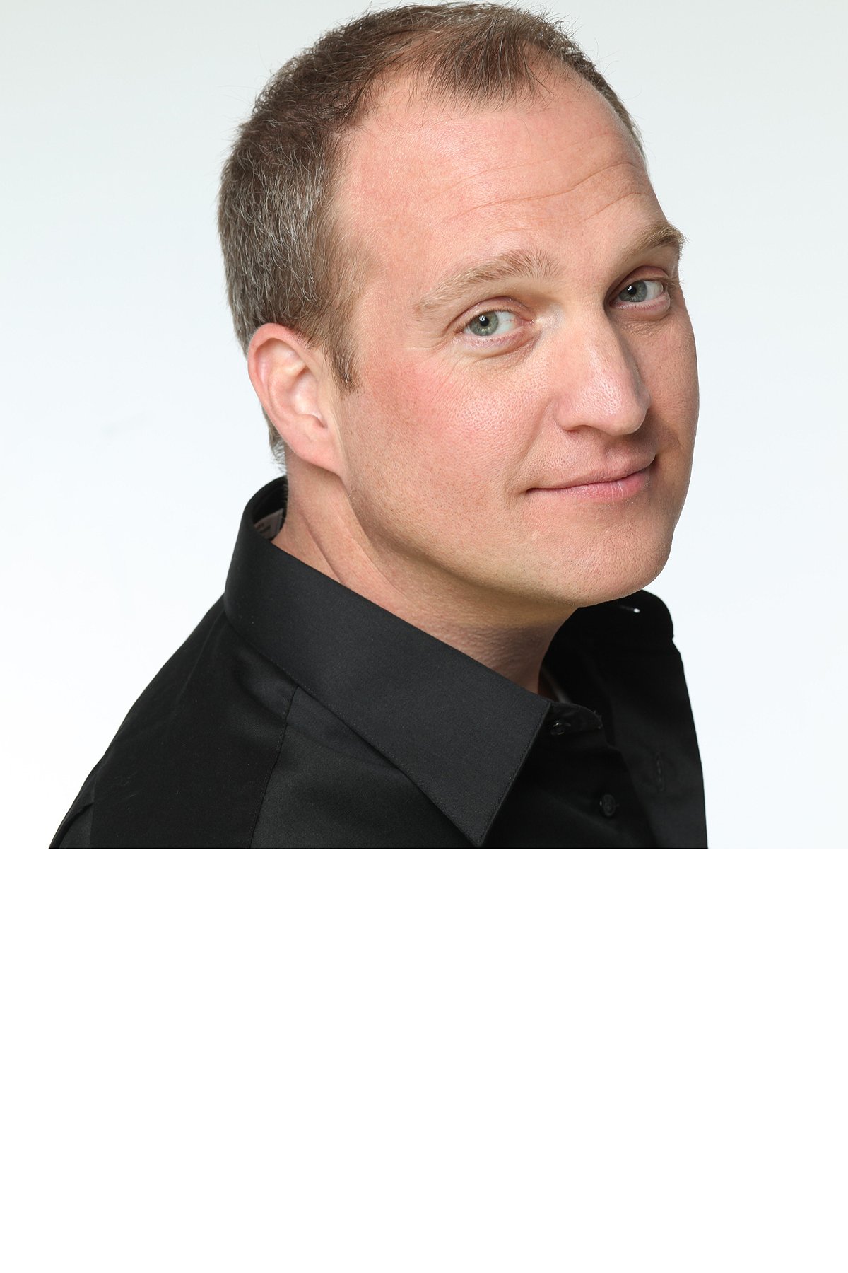 Фото - Дж.Д. Уолтерс: 1200x1800 / 182 Кб