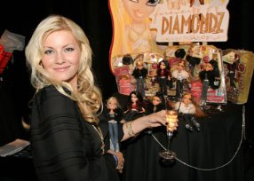 Фото - Элиша Катберт: 286x204 / 17 Кб