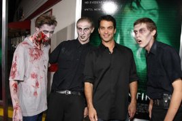 Фото - Джонатон Шек: 267x178 / 14 Кб