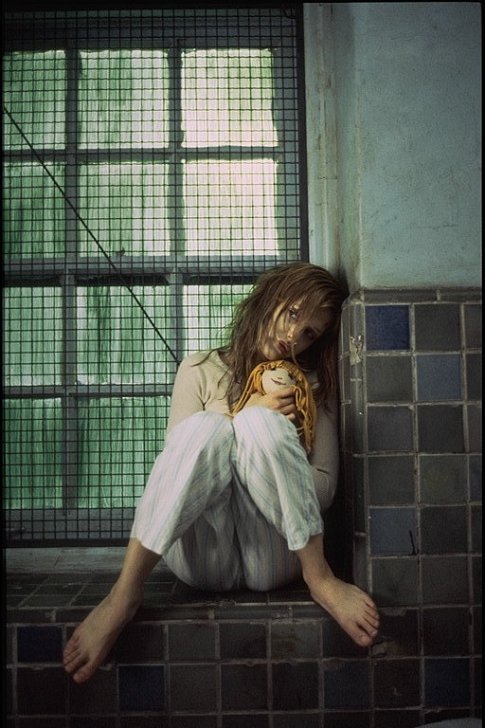 Фото - Бриттани Мерфи: 485x728 / 81 Кб