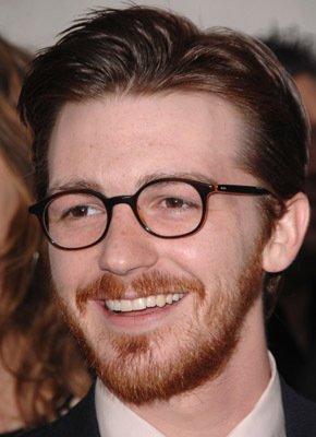 Фото - Дрейк Белл: 290x400 / 24 Кб