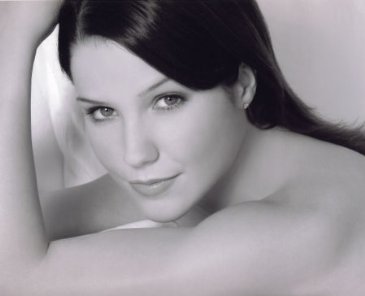 Фото - София Буш: 365x296 / 12 Кб