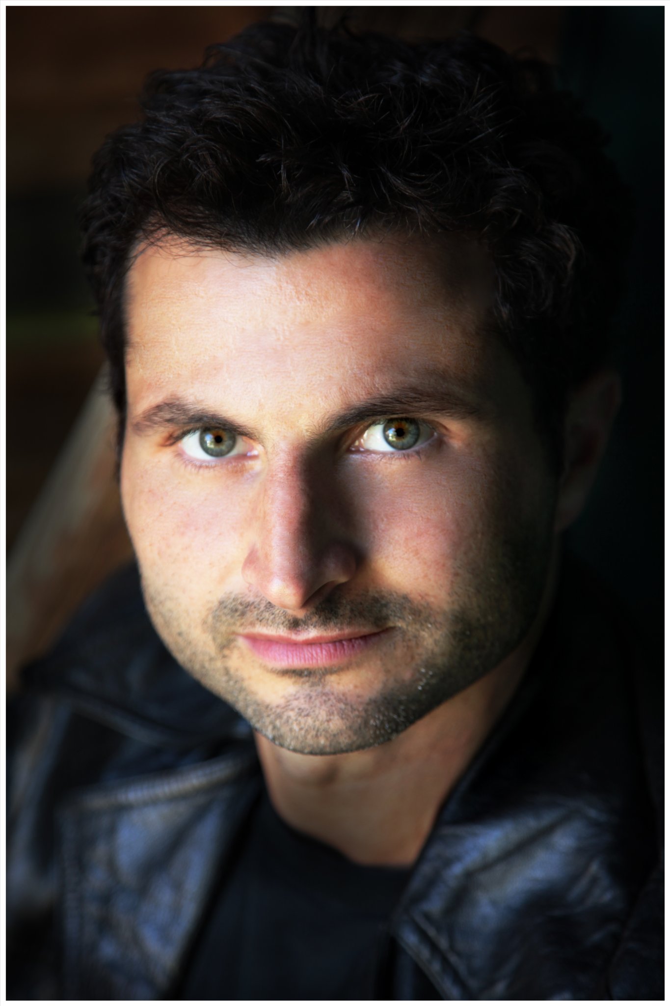 Фото - Рафаэлло Дегруттола: 1365x2048 / 212 Кб