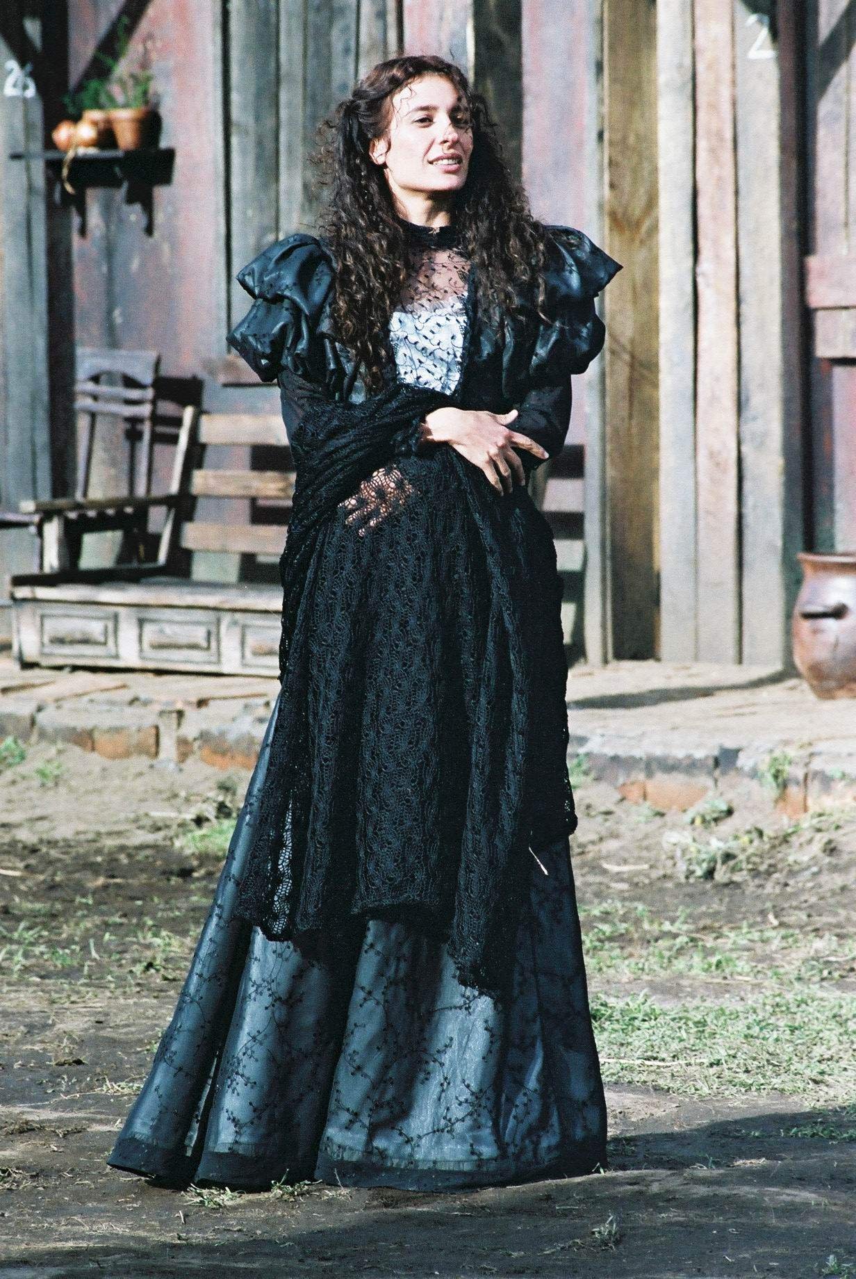 Фото - Paulina Gálvez: 1232x1840 / 595 Кб