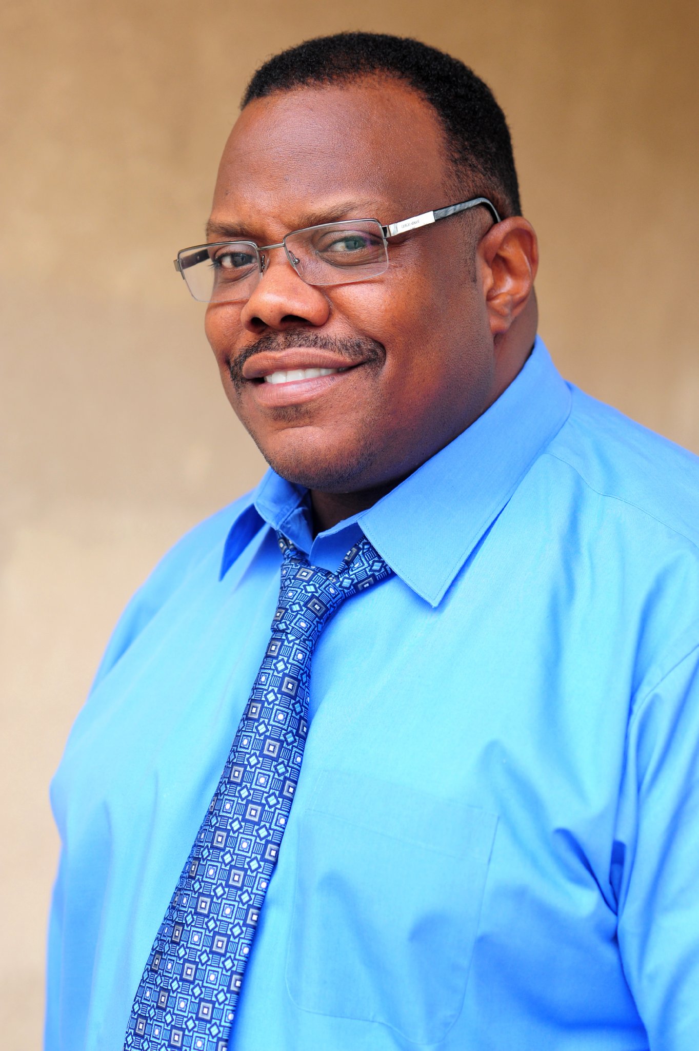 Фото - Джордж Шарперсон: 1363x2048 / 359 Кб