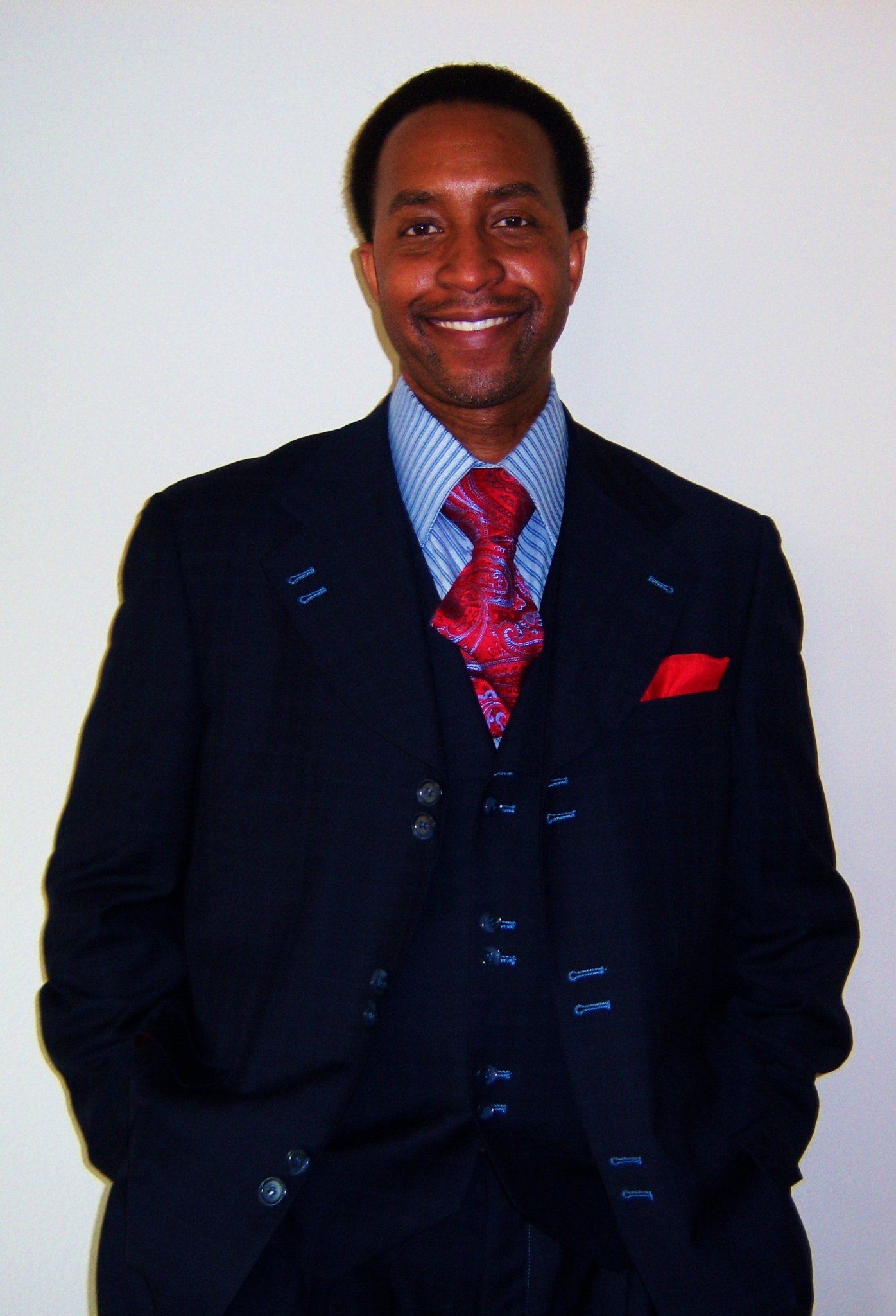 Фото - Michael Wayne Thomas: 1396x2048 / 301 Кб