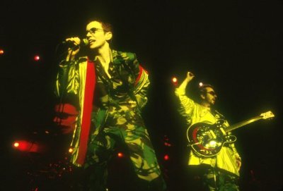 Фото - Дэвид Э. Стюарт: 400x271 / 18 Кб