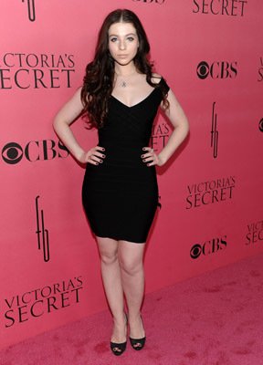 Фото - Мишель Трахтенберг: 288x400 / 21 Кб