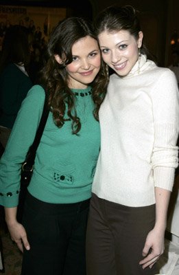 Фото - Мишель Трахтенберг: 261x400 / 22 Кб