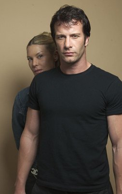 Фото - Томас Джейн: 253x400 / 13 Кб