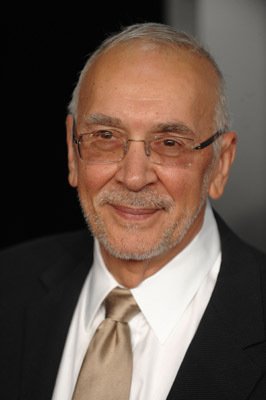 Фото - Фрэнк Ланджелла: 266x400 / 15 Кб