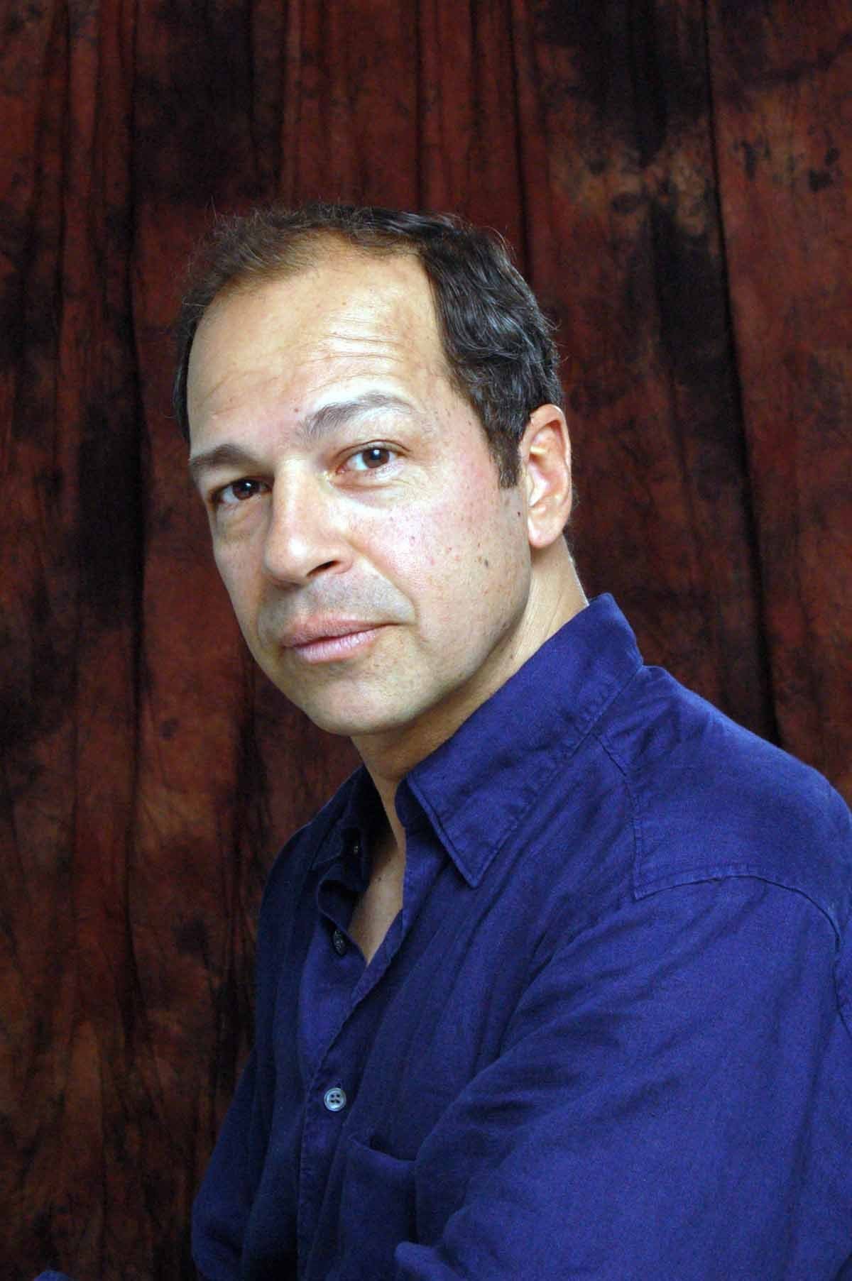 Фото - Gilbert Cruz: 1200x1805 / 164 Кб