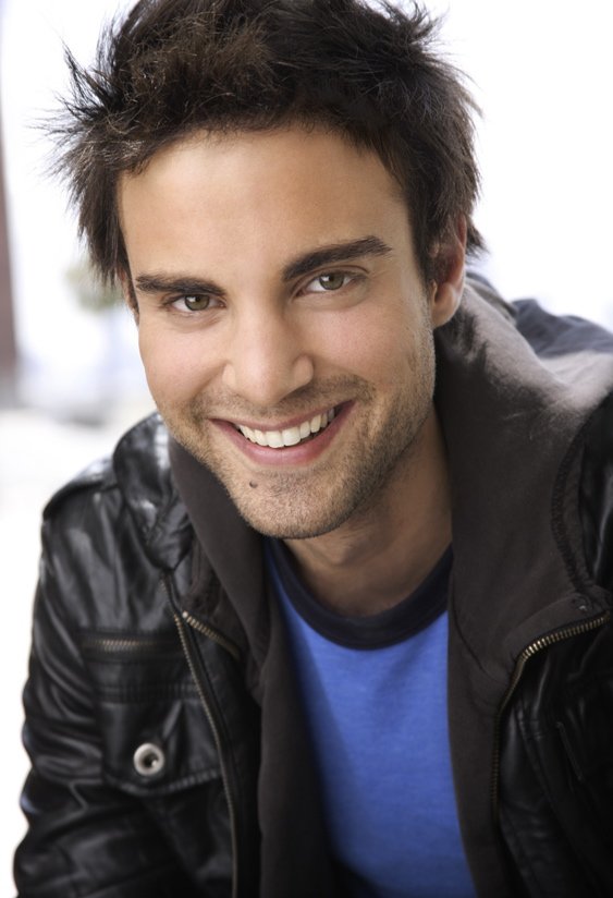 Фото - Nik Tyler: 563x824 / 62 Кб