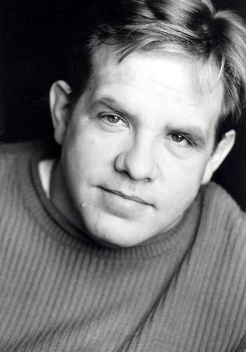 Фото - Брайан Хау: 350x501 / 29 Кб