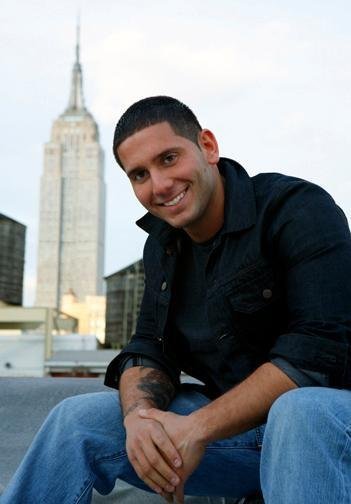 Фото - Vincent Caiola: 351x504 / 26 Кб