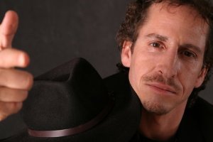 Фото - Larry Eudene: 300x200 / 10 Кб