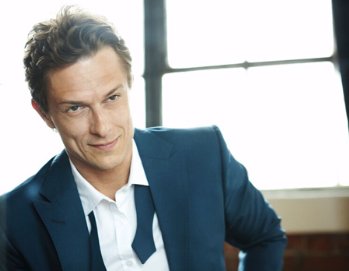 Фото - Питер Стеббингс: 349x271 / 14 Кб