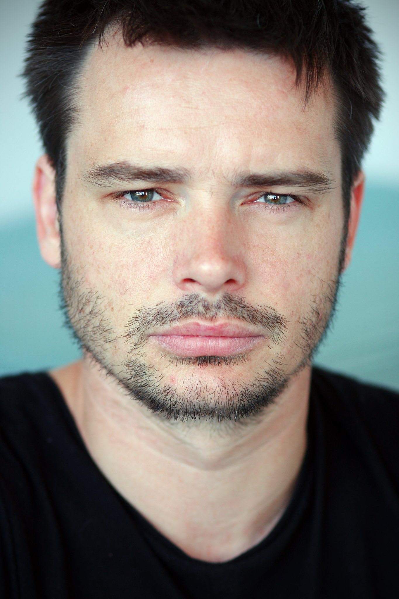 Фото - Leighton Cardno: 1365x2048 / 312 Кб