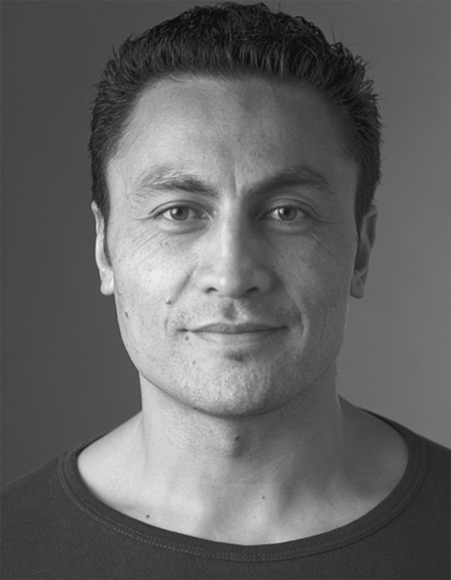 Фото - Rene Naufahu: 886x1139 / 92 Кб