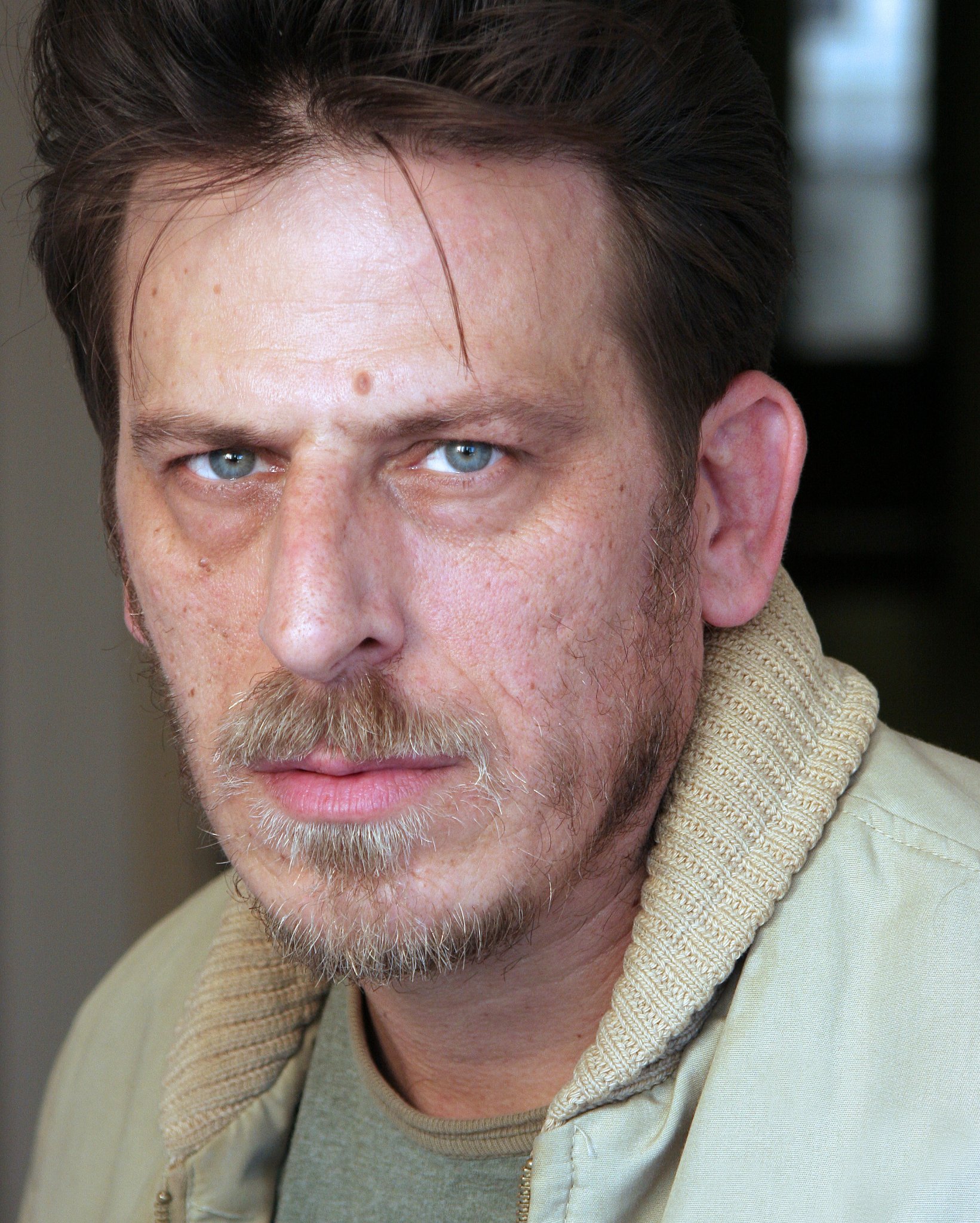 Фото - Ви Джей Фостер: 1641x2048 / 680 Кб