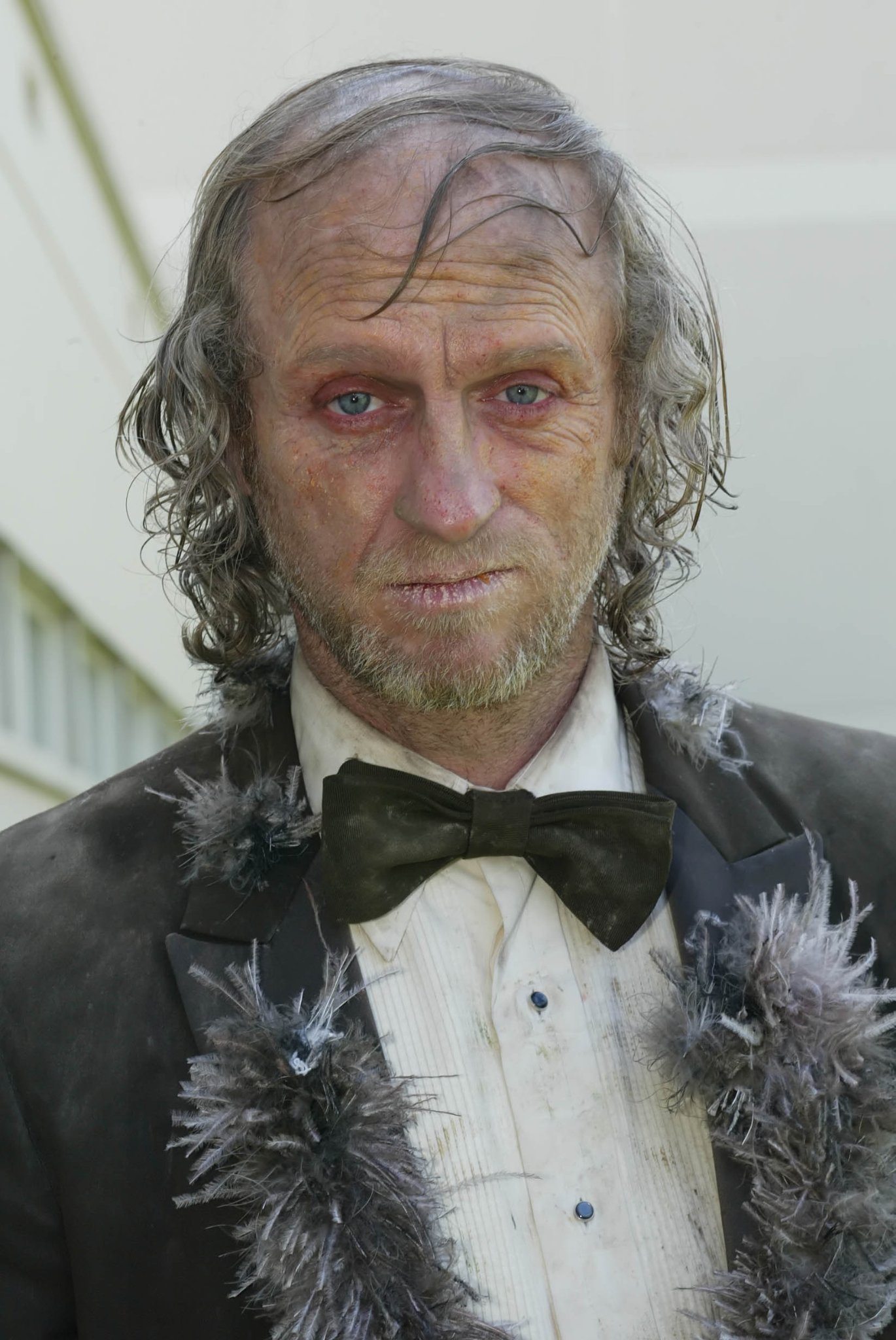 Фото - Расселл Ходжкинсон: 1370x2048 / 344 Кб