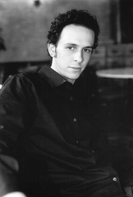 Фото - Джеррад Пол: 430x638 / 28 Кб