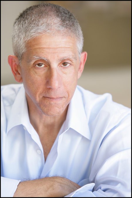 Фото - Howard S. Miller: 450x675 / 43 Кб