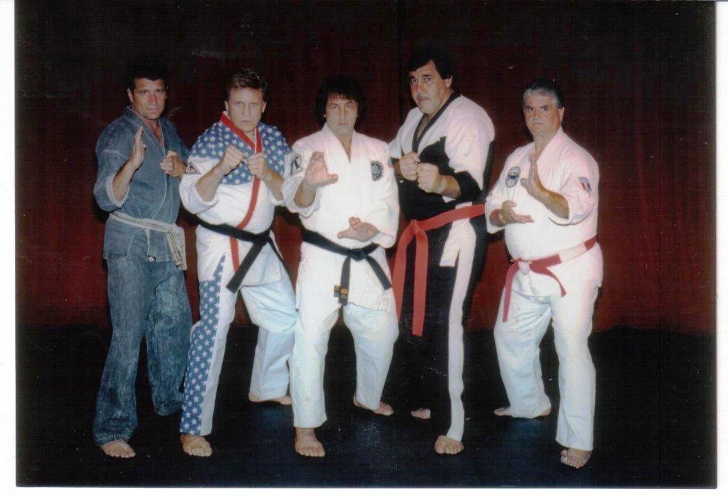 Фото - Michael Depasquale Jr.: 1056x719 / 111 Кб