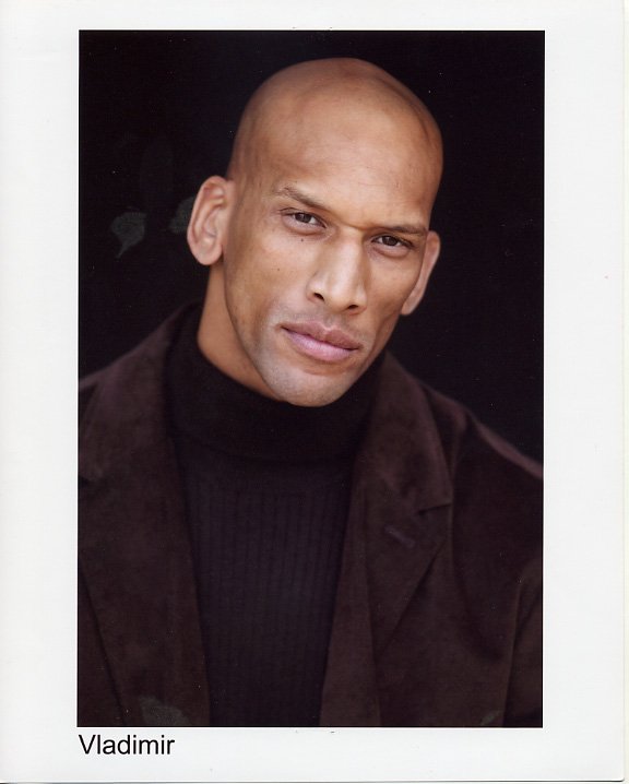 Фото - Vladimir McCrary: 576x718 / 42 Кб