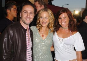 Фото - Джули Бенц: 283x200 / 16 Кб