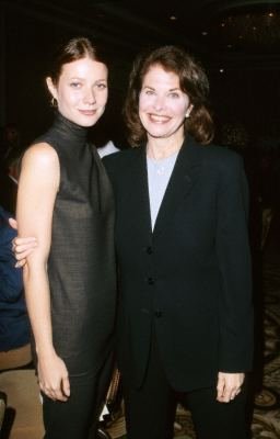 Фото - Шерри Лэнсинг: 256x400 / 15 Кб