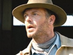 Фото - Хьюго Спир: 240x180 / 11 Кб